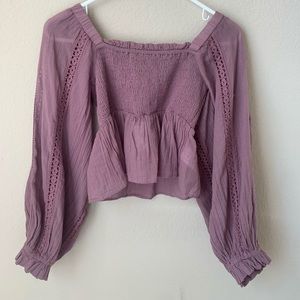 puffed sleeve top